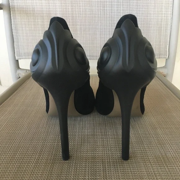Versace Collection Black Pointed Toe Pumps w Detailed Back EUC - Picture 9 of 13